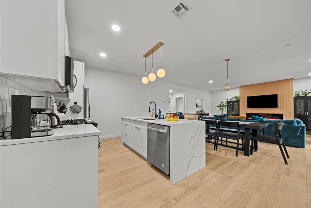 Condominium at 43 Withington St # 3, Boston MA 02124, Boston, photo 6 of 24