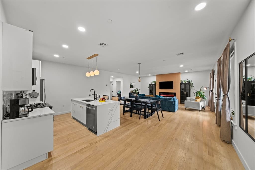 Condominium at 43 Withington St # 3, Boston MA 02124, Boston, photo 7 of 24