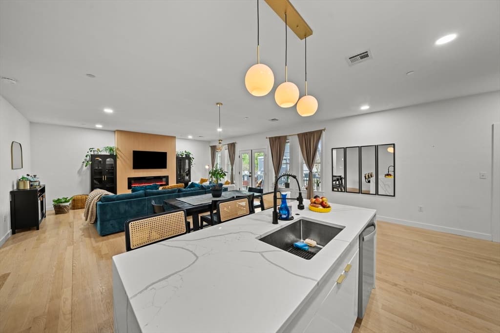 Condominium at 43 Withington St # 3, Boston MA 02124, Boston, photo 8 of 24