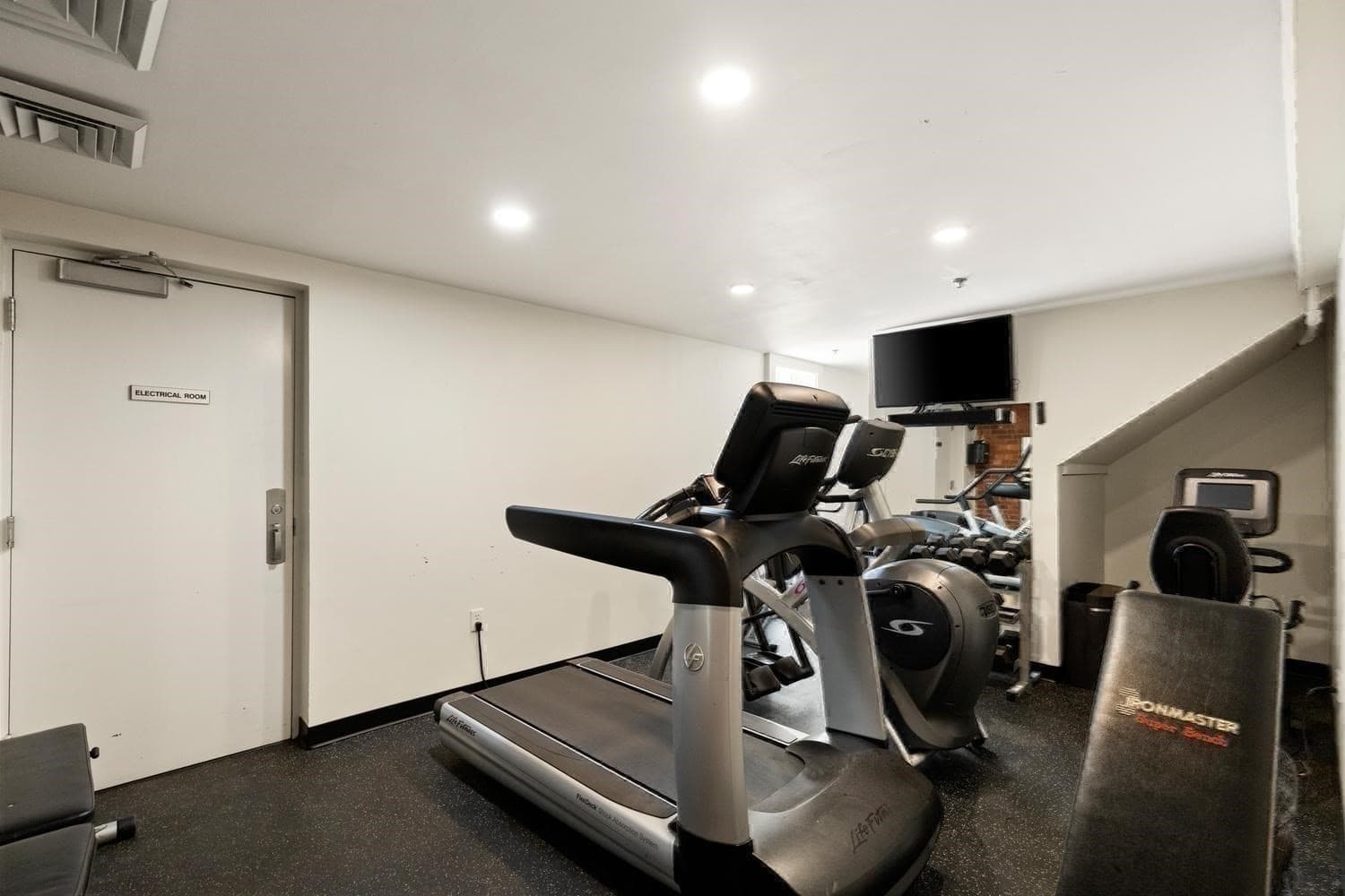 Condominium at 60 Dudley St # 322, Chelsea MA 02150, Chelsea, photo 29 of 34