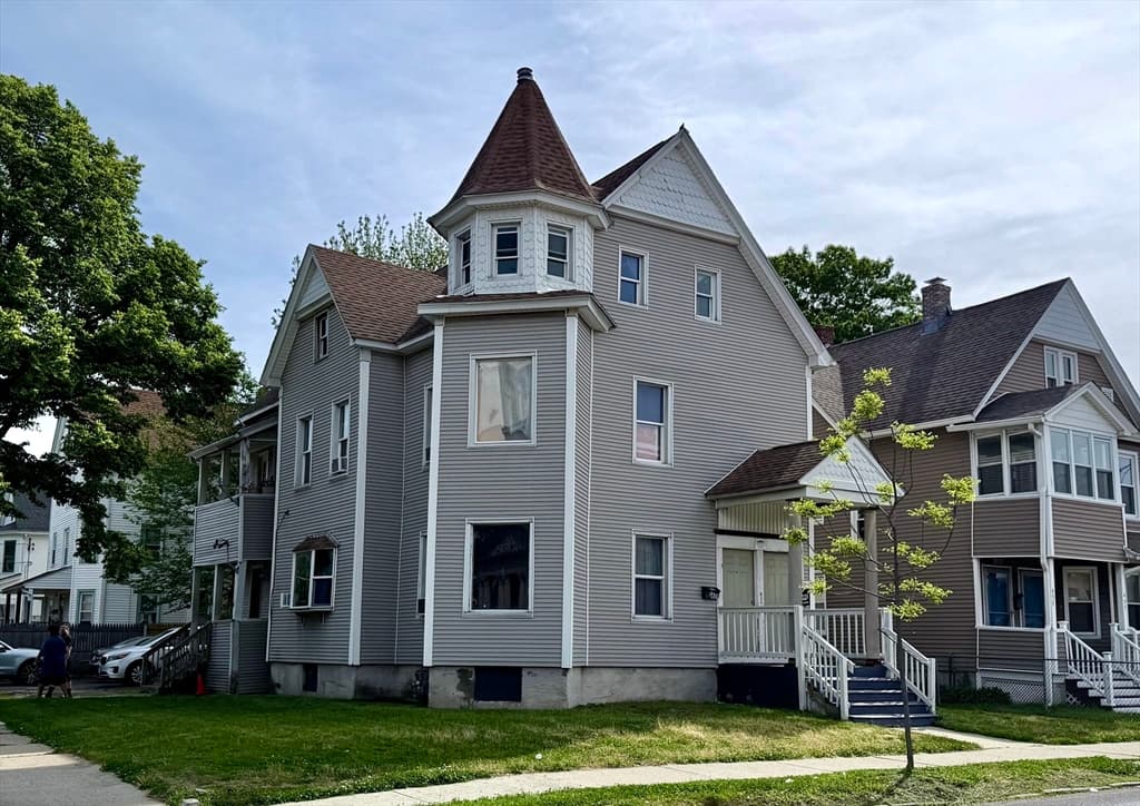 459-461 Armory St, Springfield MA 01104