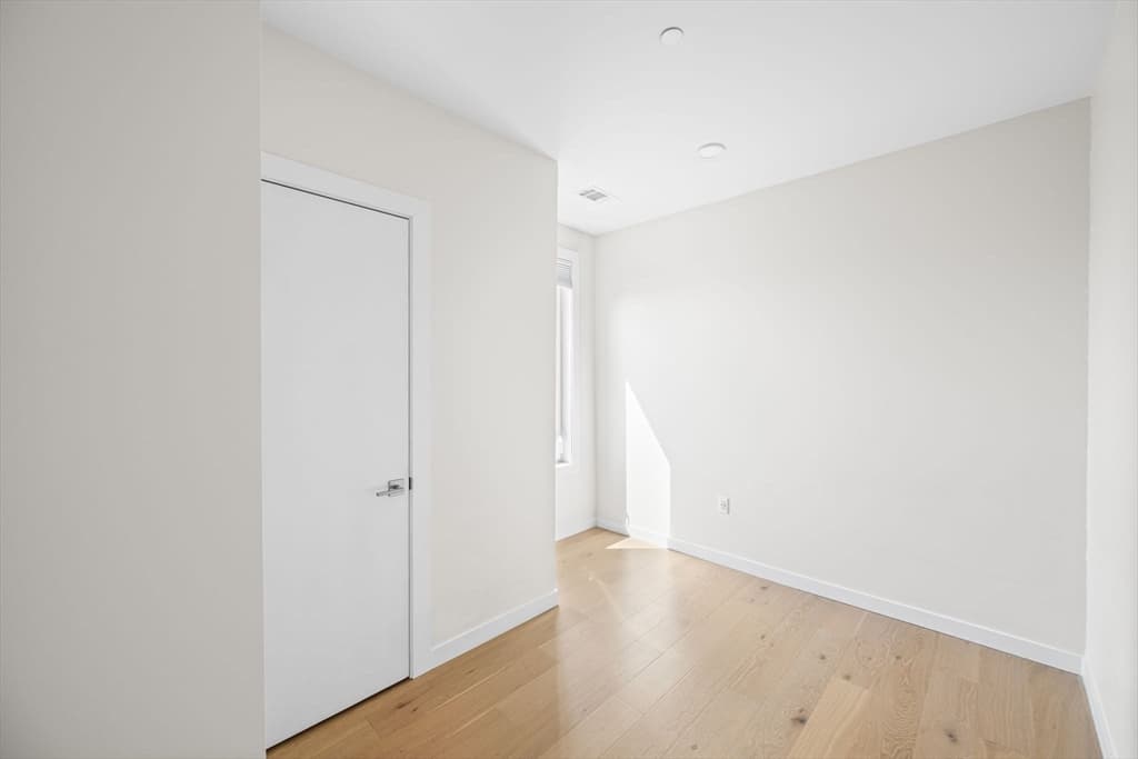Condominium at 2 Maverick Square, Boston MA 02128, Boston, photo 16 of 24