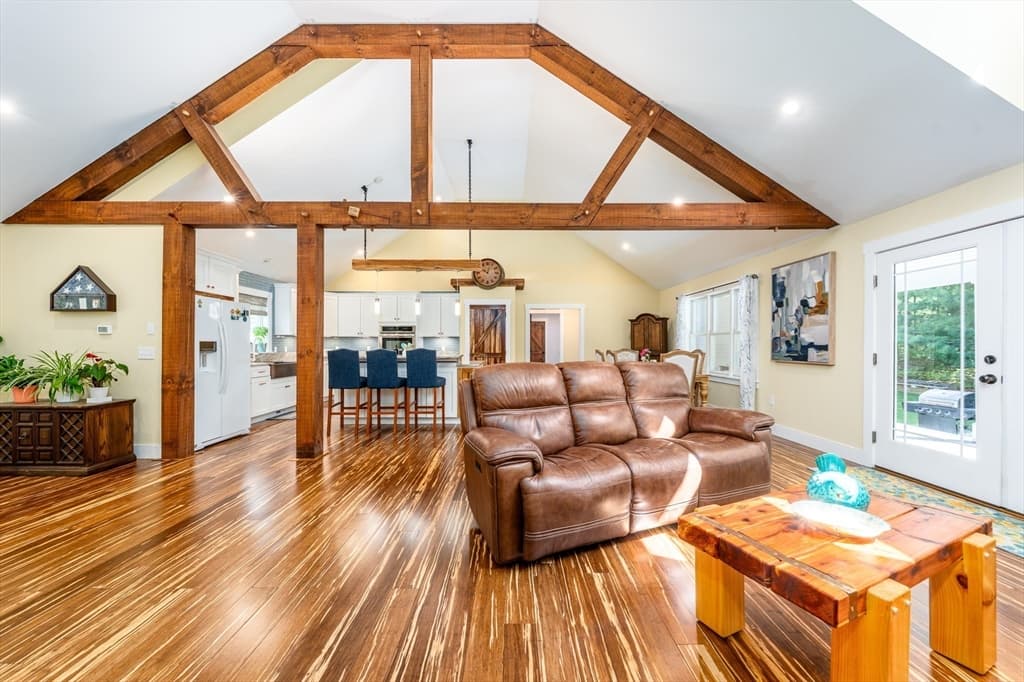 265 Cotuit Rd, Mashpee MA 02649 photo 4