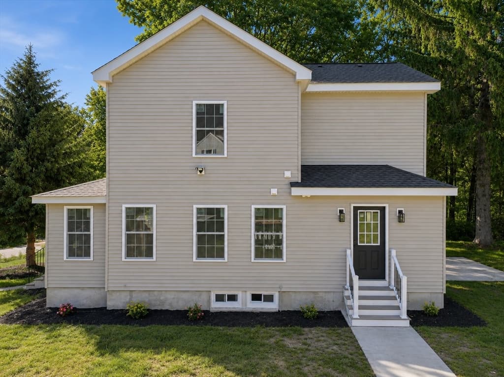 Single Family Residence at 330 Leicester St, Auburn MA 01501, photo 27 of 28