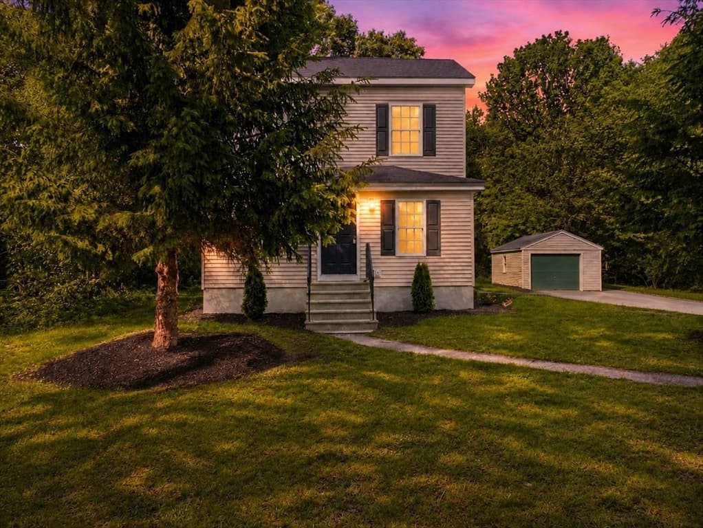 Single Family Residence at 330 Leicester St, Auburn MA 01501, photo 2 of 28