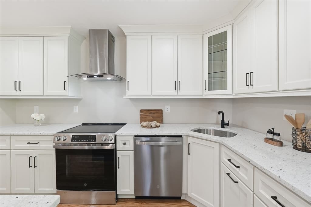 Single Family Residence at 330 Leicester St, Auburn MA 01501, photo 13 of 28