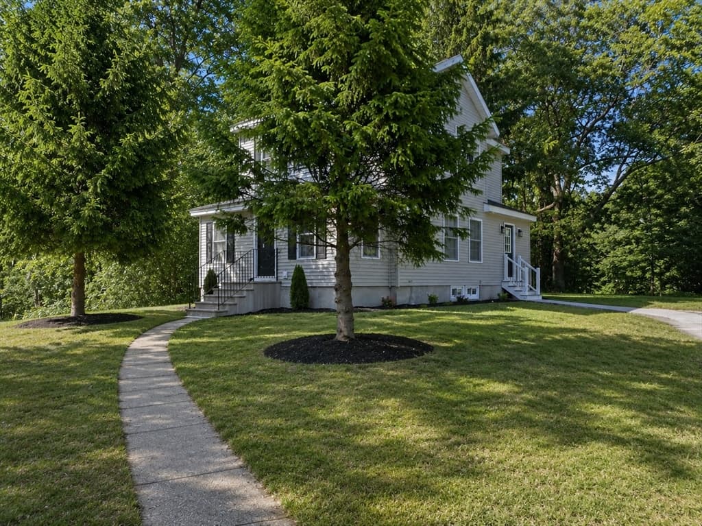 Single Family Residence at 330 Leicester St, Auburn MA 01501, photo 26 of 28