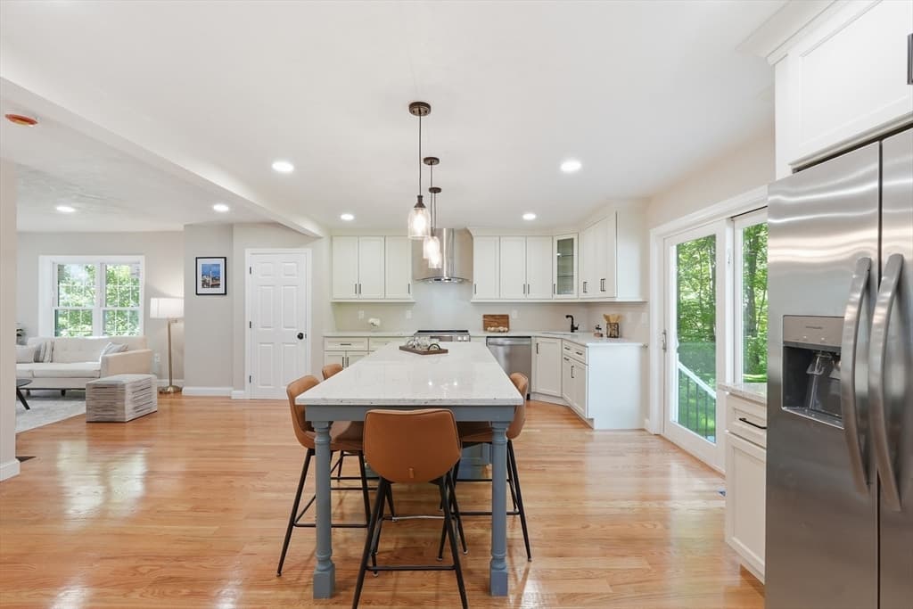 Single Family Residence at 330 Leicester St, Auburn MA 01501, photo 11 of 28