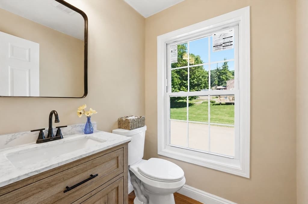 Single Family Residence at 330 Leicester St, Auburn MA 01501, photo 19 of 28