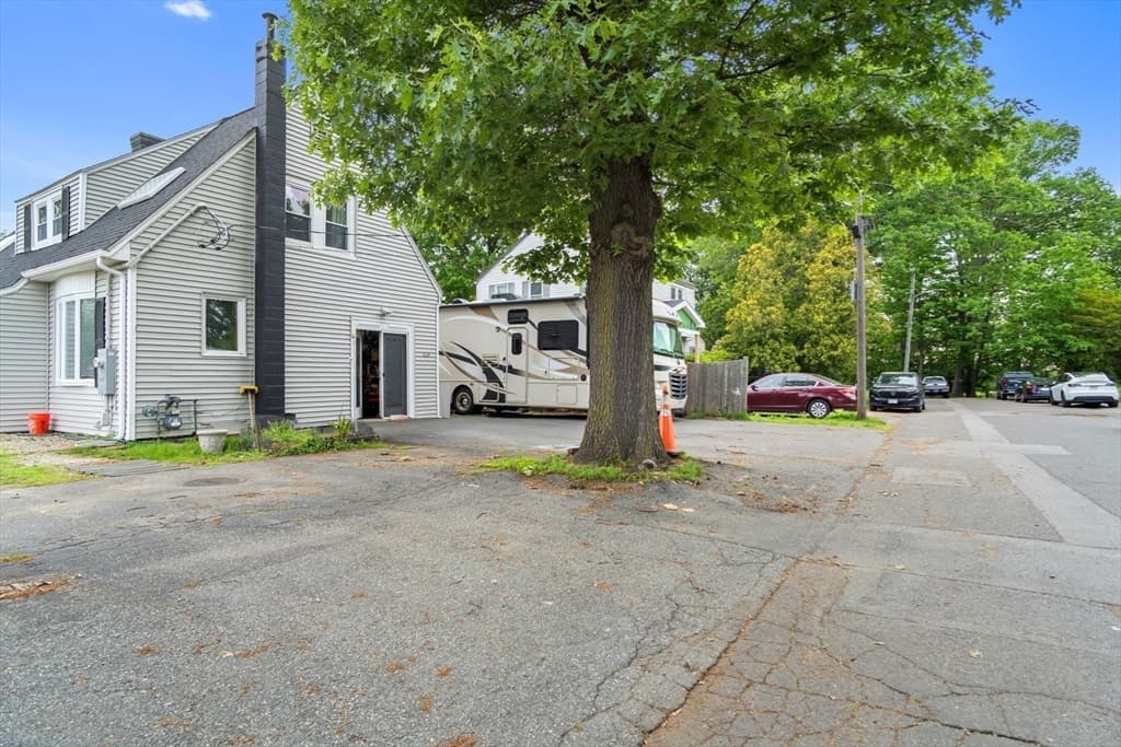 Single Family Residence at 628 Broadway - Aka Ward Ter, Lynnfield MA 01940, photo 2 of 42