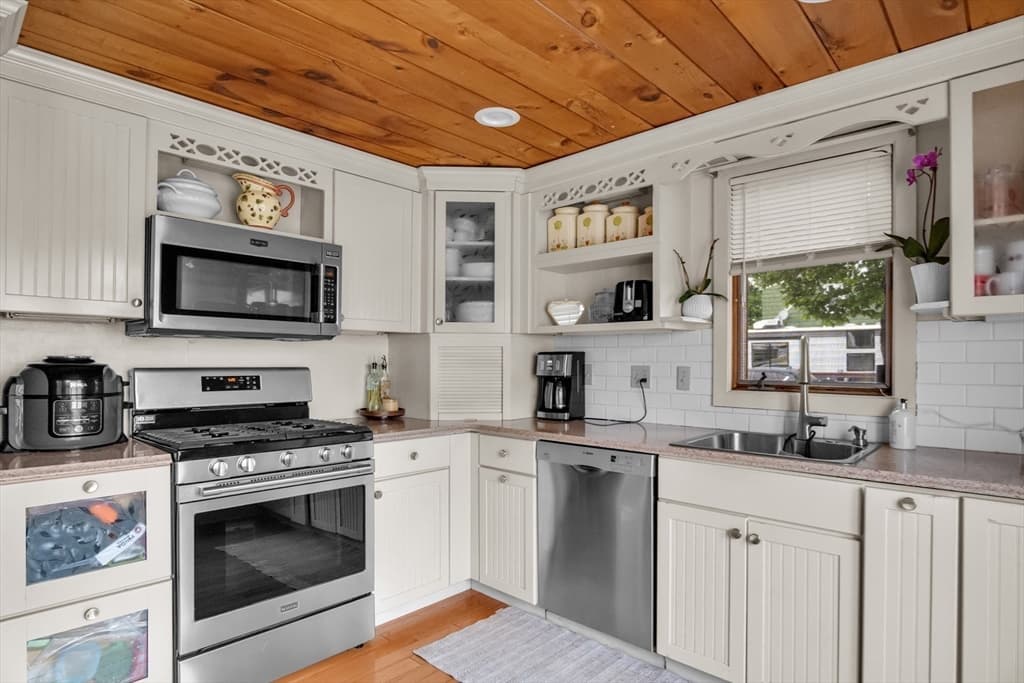 Single Family Residence at 628 Broadway - Aka Ward Ter, Lynnfield MA 01940, photo 12 of 42