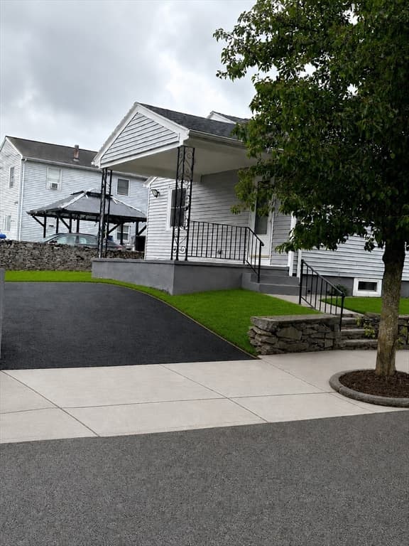 Single Family Residence at 103 Opper Street, Providence RI 02904, Providence, photo 2 of 16