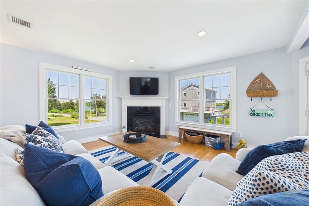 35 Shore Dr, Mattapoisett MA 02739 photo 8