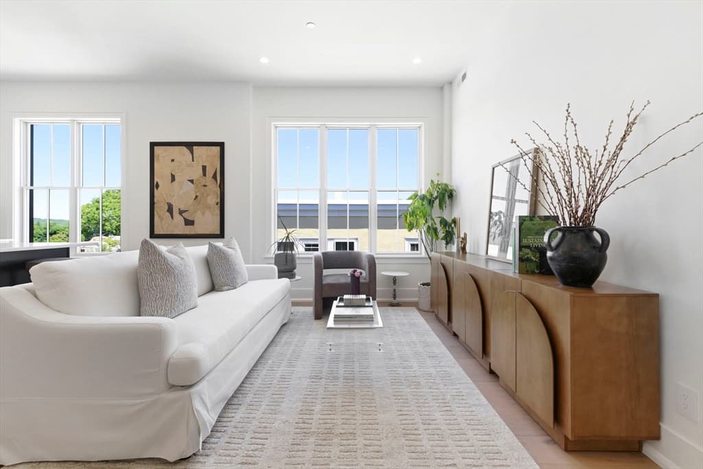 Condominium at 4471 Washington St # 8, Boston MA 02131, Boston, photo 5 of 30