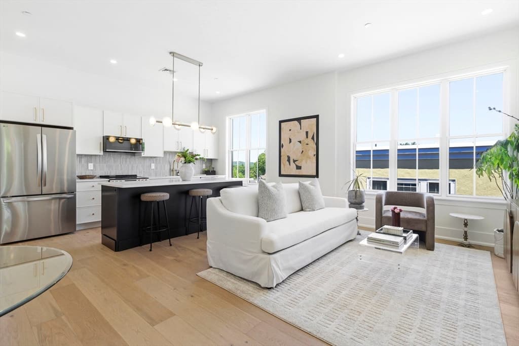 Condominium at 4471 Washington St # 8, Boston MA 02131, Boston, photo 10 of 30
