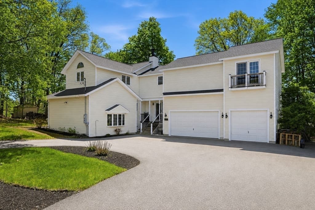 25 Thomas Pl, Leominster MA 01453 photo 2