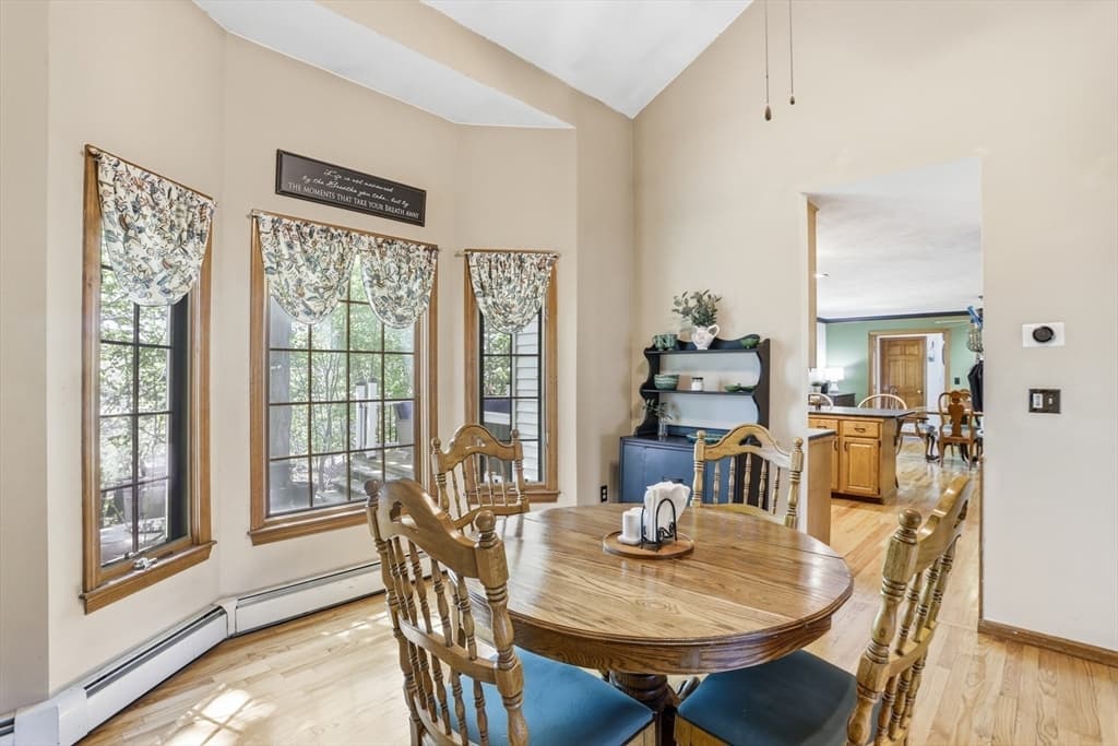 25 Thomas Pl, Leominster MA 01453 photo 12