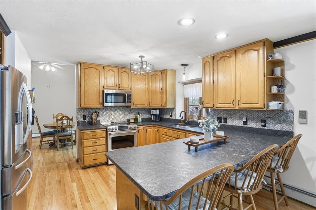 25 Thomas Pl, Leominster MA 01453 photo 9