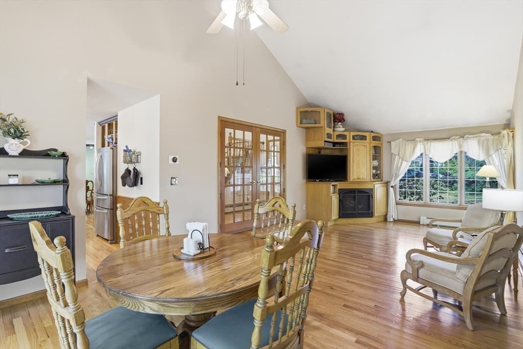 25 Thomas Pl, Leominster MA 01453 photo 11