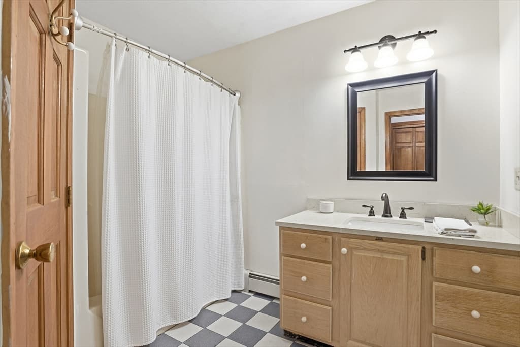 25 Thomas Pl, Leominster MA 01453 photo 19