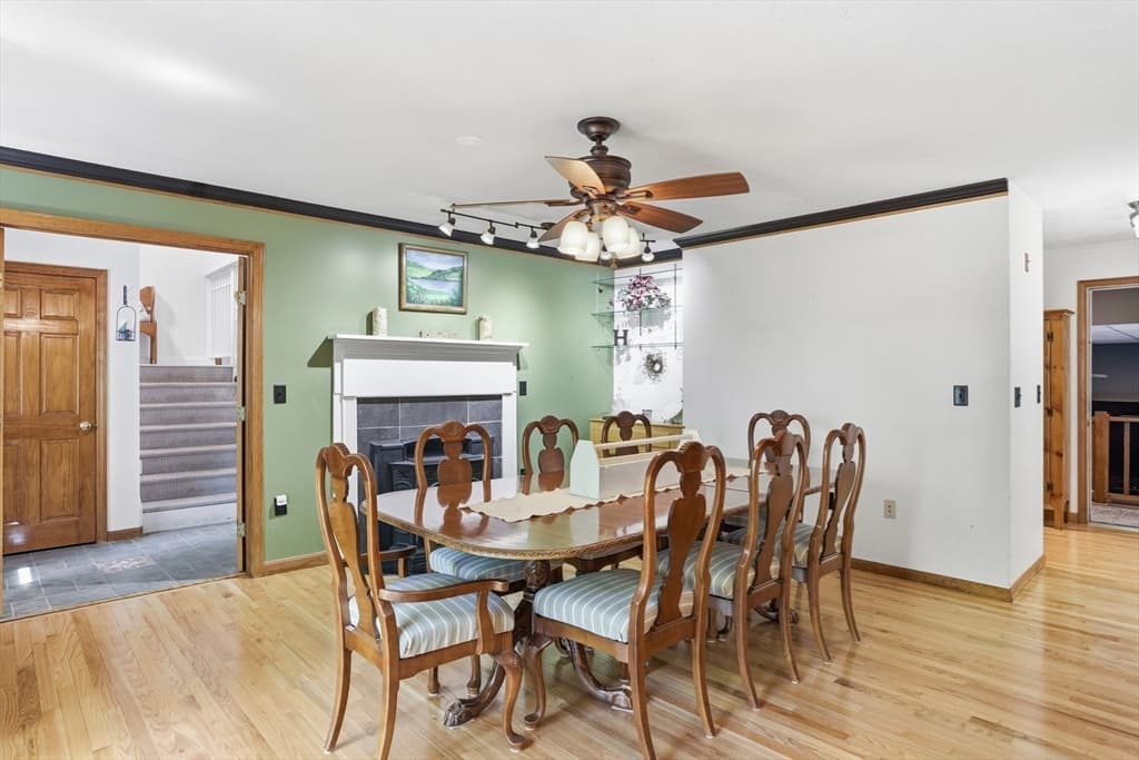 25 Thomas Pl, Leominster MA 01453 photo 8