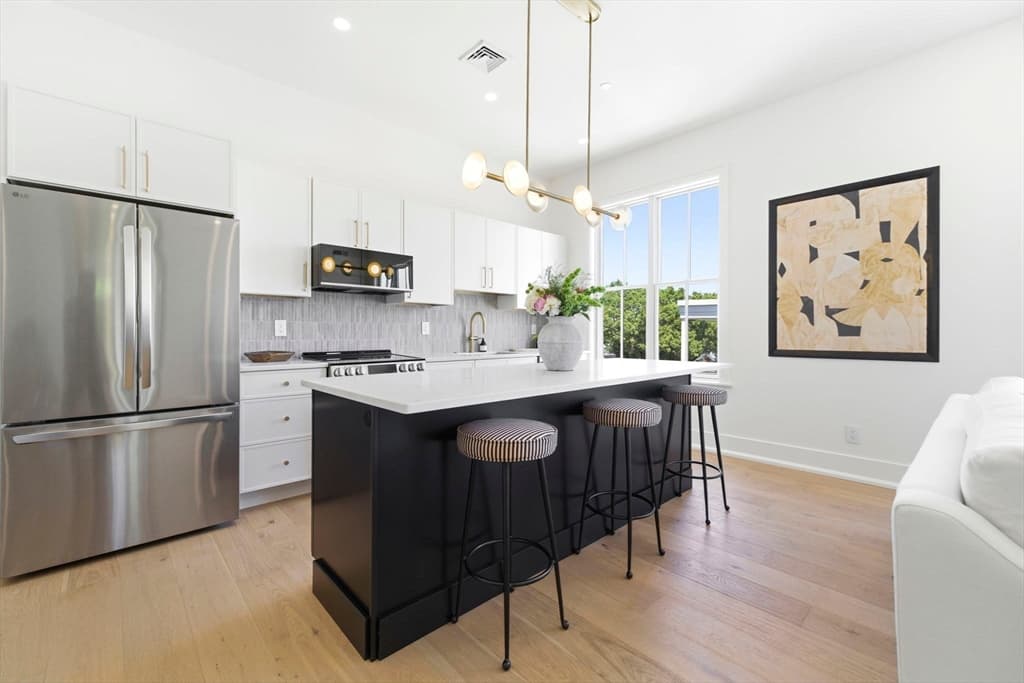 Condominium at 4471 Washington St # 1, Boston MA 02131, Boston, photo 12 of 30
