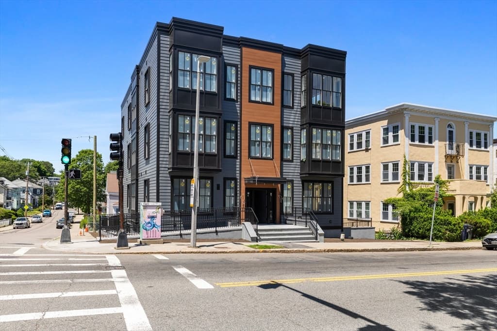 Condominium at 4471 Washington St # 1, Boston MA 02131, Boston, photo 28 of 30