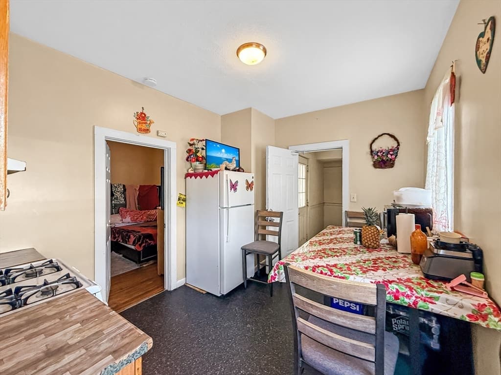 3 Family at 17-19 Acorn St, Lynn MA 01902, photo 11 of 39