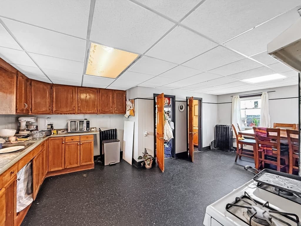 3 Family at 17-19 Acorn St, Lynn MA 01902, photo 25 of 39