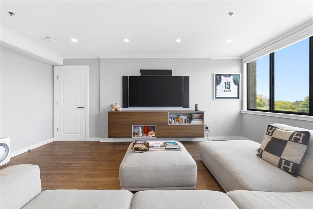 250 Hammond Pond Pkwy # 716S, Newton MA 02467 photo 12