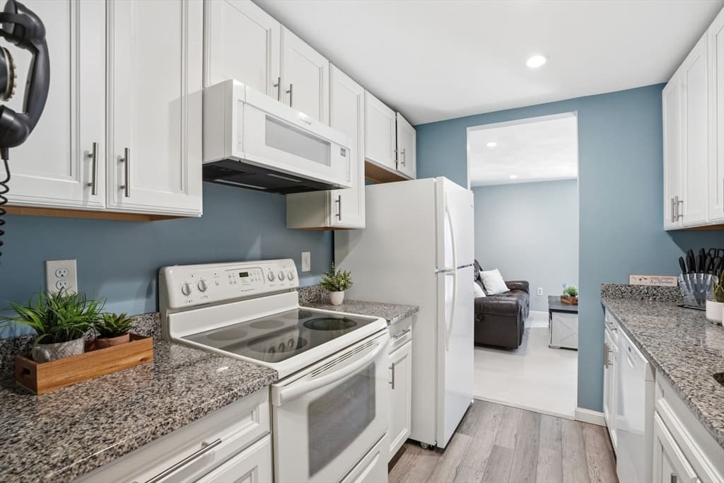 107 Patrick Rd # 107, Tewksbury MA 01876 photo 2