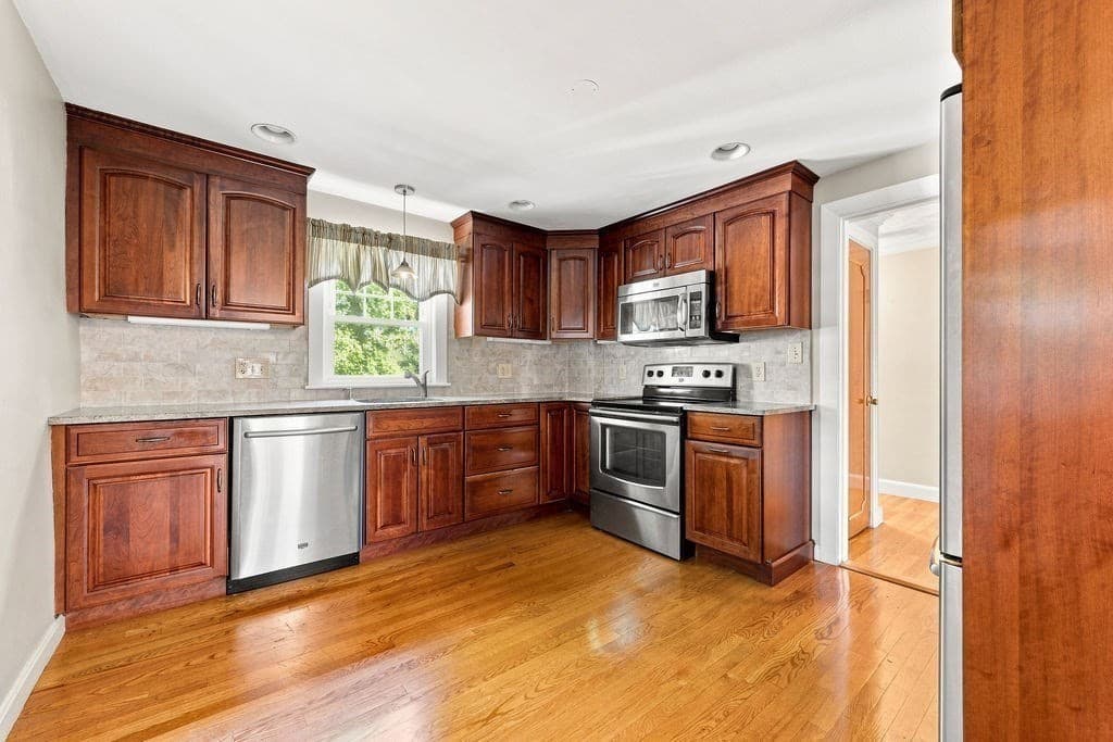 Single Family Residence at 8 Carlson Circle, Boston MA 02132, Boston, photo 6 of 22