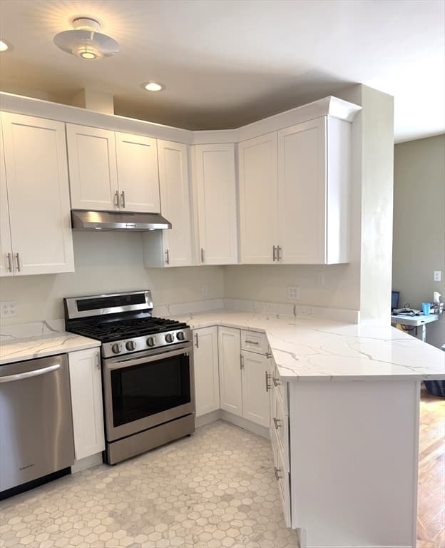 Condominium at 118 Trowbridge St # 6, Cambridge MA 02138, Cambridge, photo 3 of 26