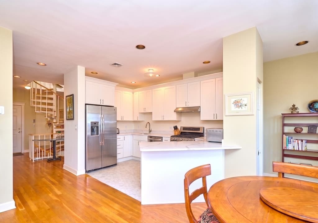 Condominium at 118 Trowbridge St # 6, Cambridge MA 02138, Cambridge, photo 5 of 26