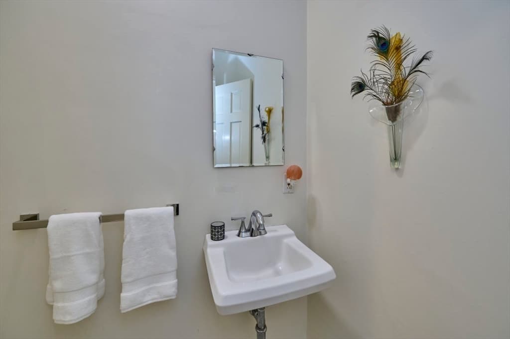 Condominium at 118 Trowbridge St # 6, Cambridge MA 02138, Cambridge, photo 11 of 26