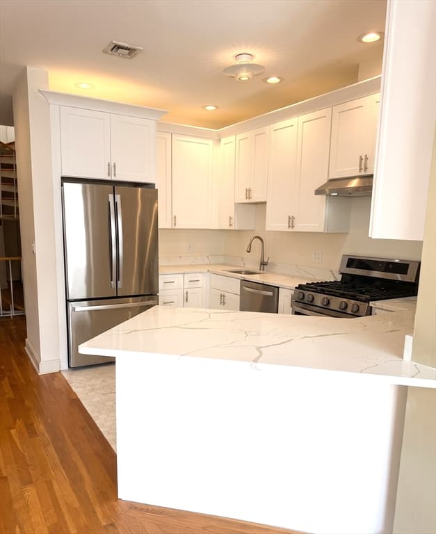 Condominium at 118 Trowbridge St # 6, Cambridge MA 02138, Cambridge, photo 4 of 26