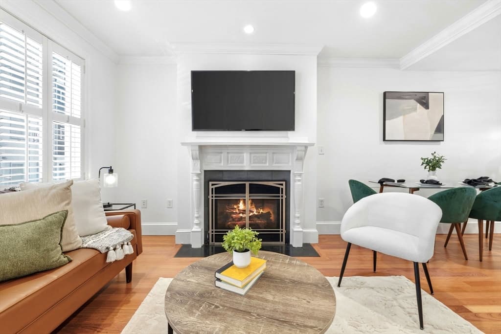 Condominium at 15 Belmont St # 1, Boston MA 02129, Boston, photo 2 of 19