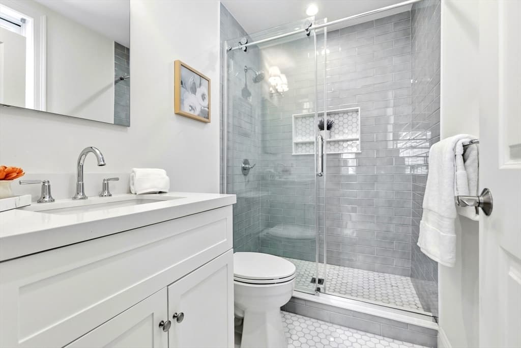Condominium at 15 Belmont St # 1, Boston MA 02129, Boston, photo 13 of 19