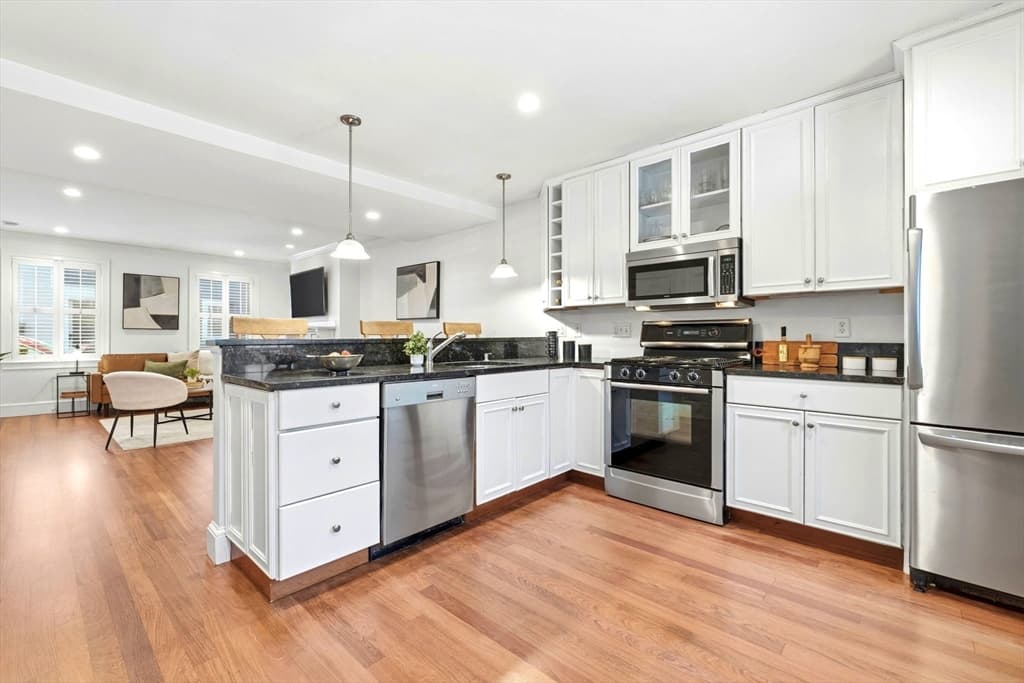 Condominium at 15 Belmont St # 1, Boston MA 02129, Boston, photo 9 of 19