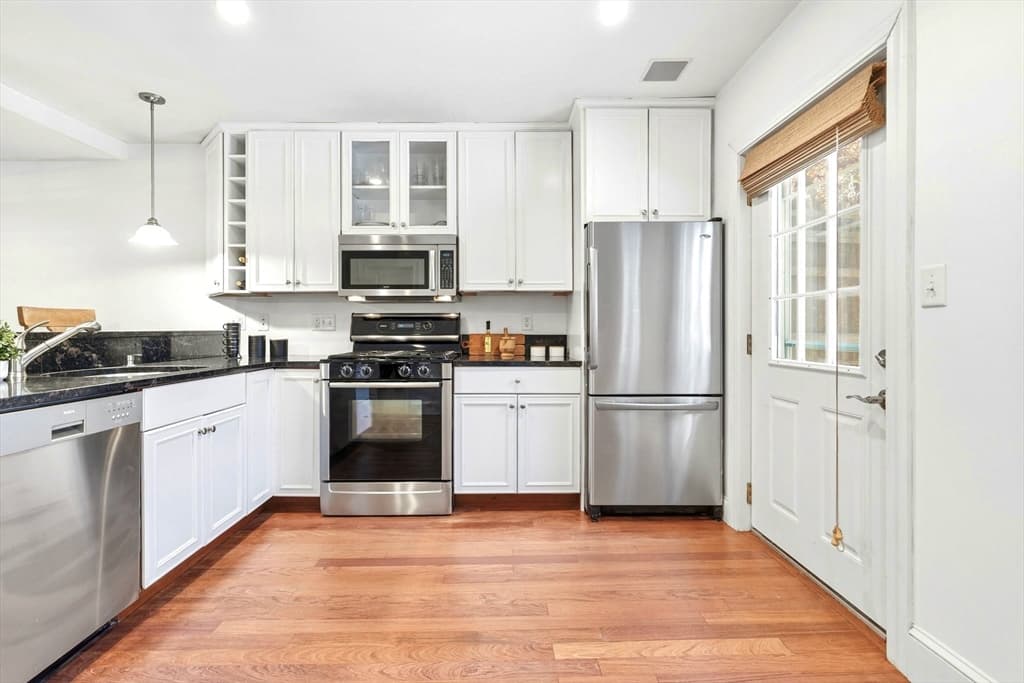 Condominium at 15 Belmont St # 1, Boston MA 02129, Boston, photo 8 of 19