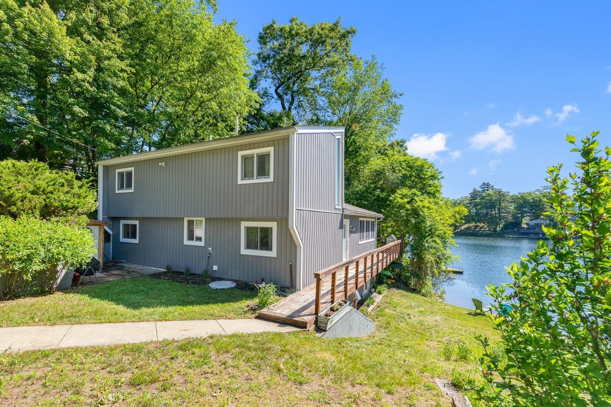 Single Family Residence at 303 Lakeshore Dr, Marlborough MA 01752, Marlborough, photo 2 of 41