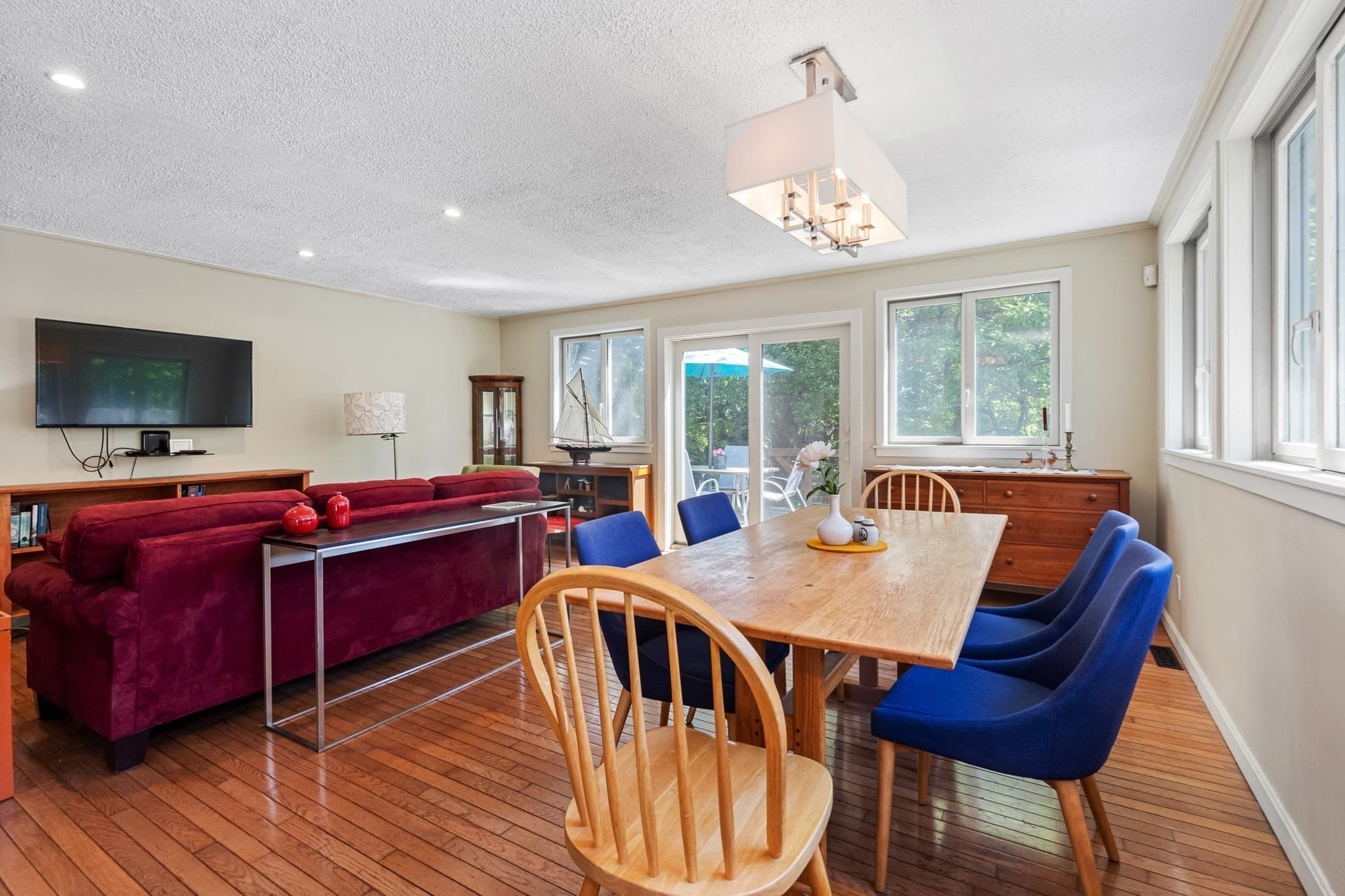 Single Family Residence at 303 Lakeshore Dr, Marlborough MA 01752, Marlborough, photo 13 of 41