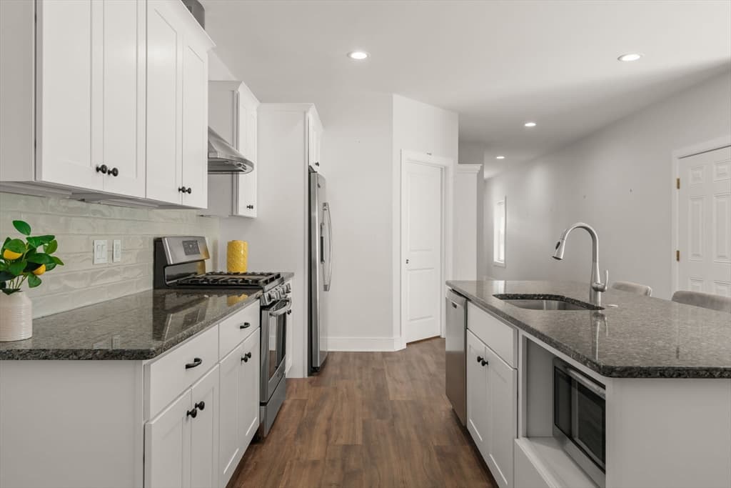 Condominium at 36 Elm Street # A, Salisbury MA 01952, photo 12 of 35