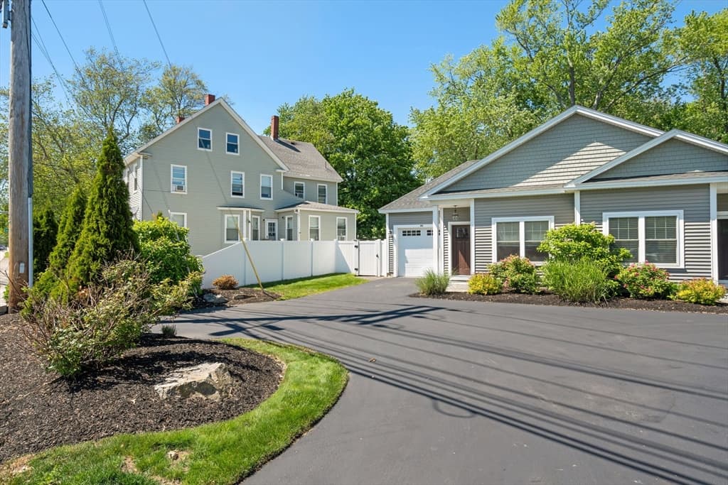 36 Elm Street # A, Salisbury MA 01952