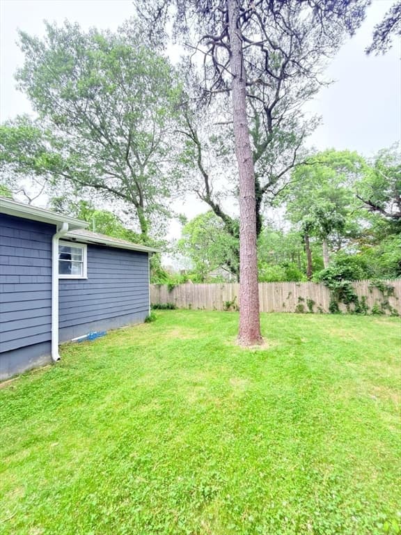 Single Family Residence at 109 Blueberry Ln, Barnstable MA 02648, photo 12 of 14