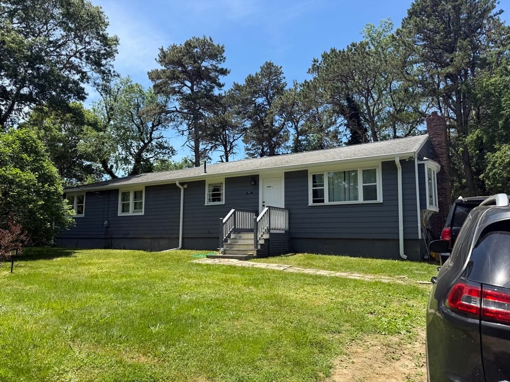 Single Family Residence at 109 Blueberry Ln, Barnstable MA 02648, photo 3 of 14