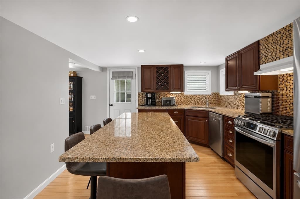Single Family Residence at 58 Ocean Grove Ave, Swansea MA 02777, photo 10 of 31