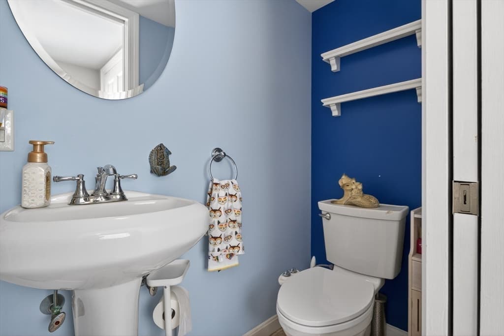 Single Family Residence at 58 Ocean Grove Ave, Swansea MA 02777, photo 11 of 31