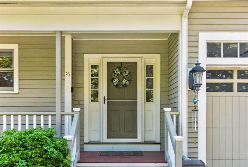 Condominium at 36 Roosevelt Rd # 36, Lexington MA 02420, Lexington, photo 2 of 23