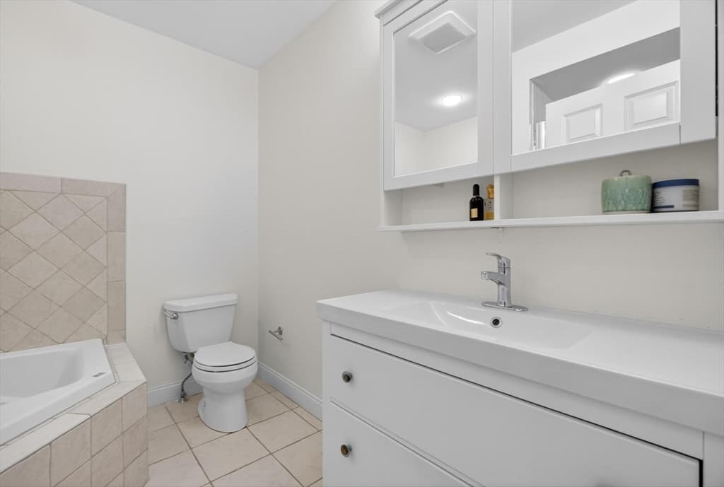 Condominium at 36 Roosevelt Rd # 36, Lexington MA 02420, Lexington, photo 16 of 23